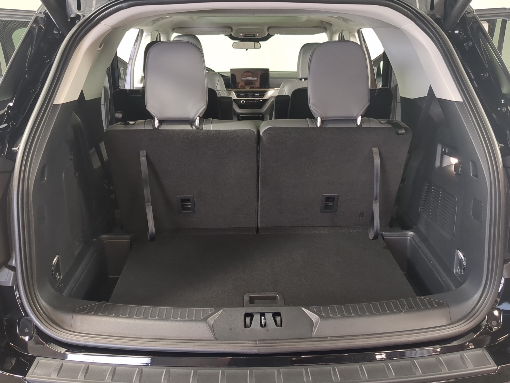 2025 Ford Explorer photo 13