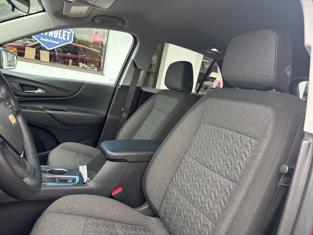 2024 Chevrolet Equinox LT photo 25