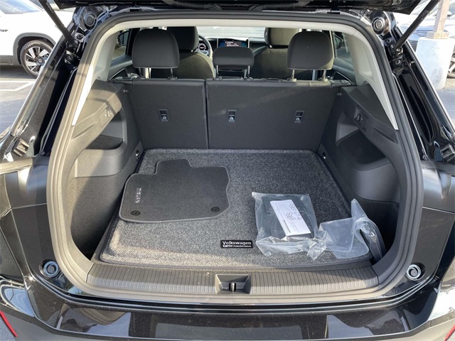2025 Volkswagen Tiguan S photo 8