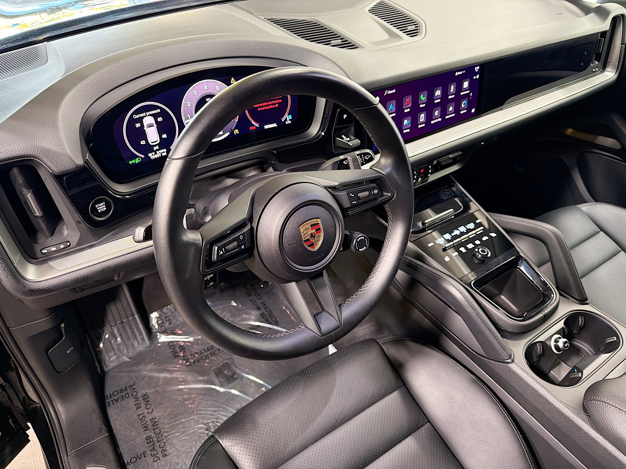 2024 Porsche Cayenne Base photo 3