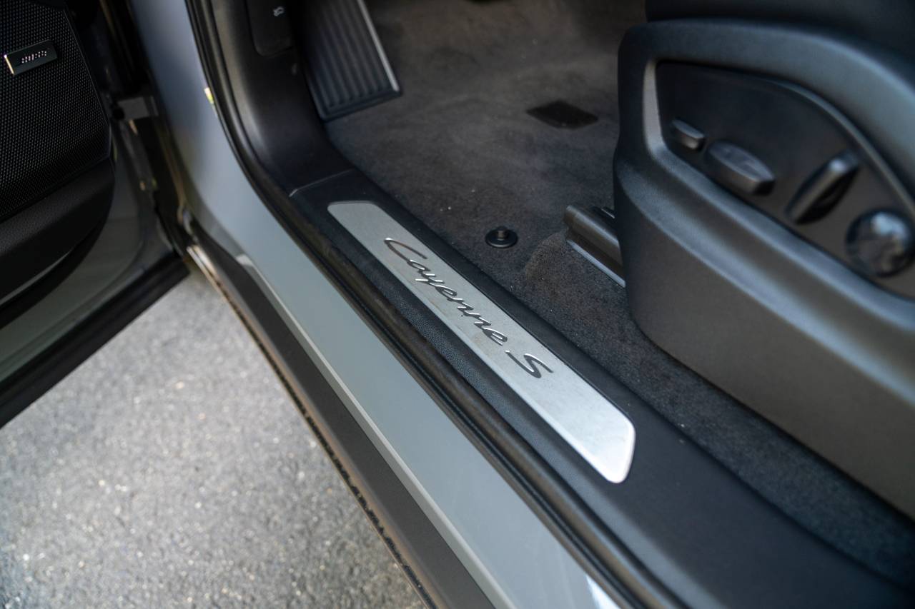 2025 Porsche Cayenne S photo 27