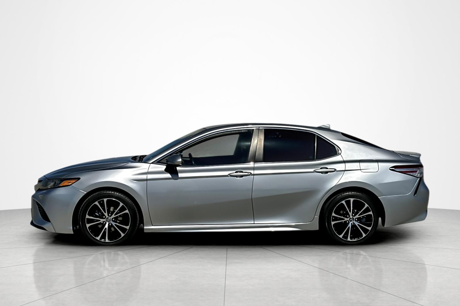 Used 2019 Toyota Camry SE with VIN 4T1B11HK4KU209847 for sale in Carson, CA