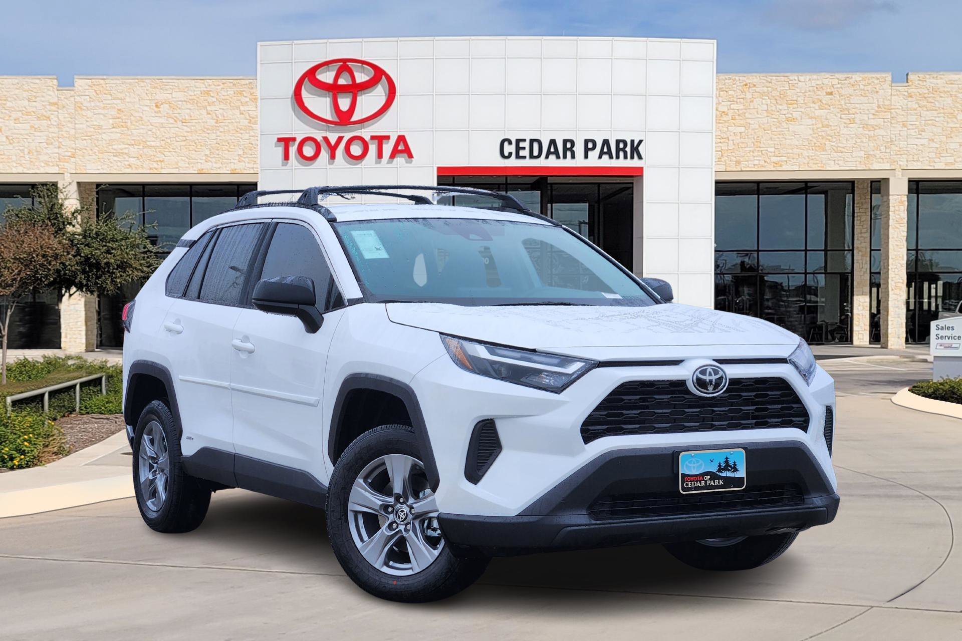 2025 Toyota RAV4 LE's photo