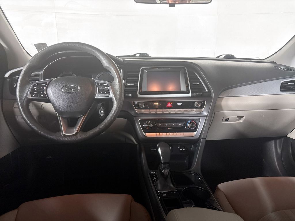 2018 Hyundai Sonata SE photo 12