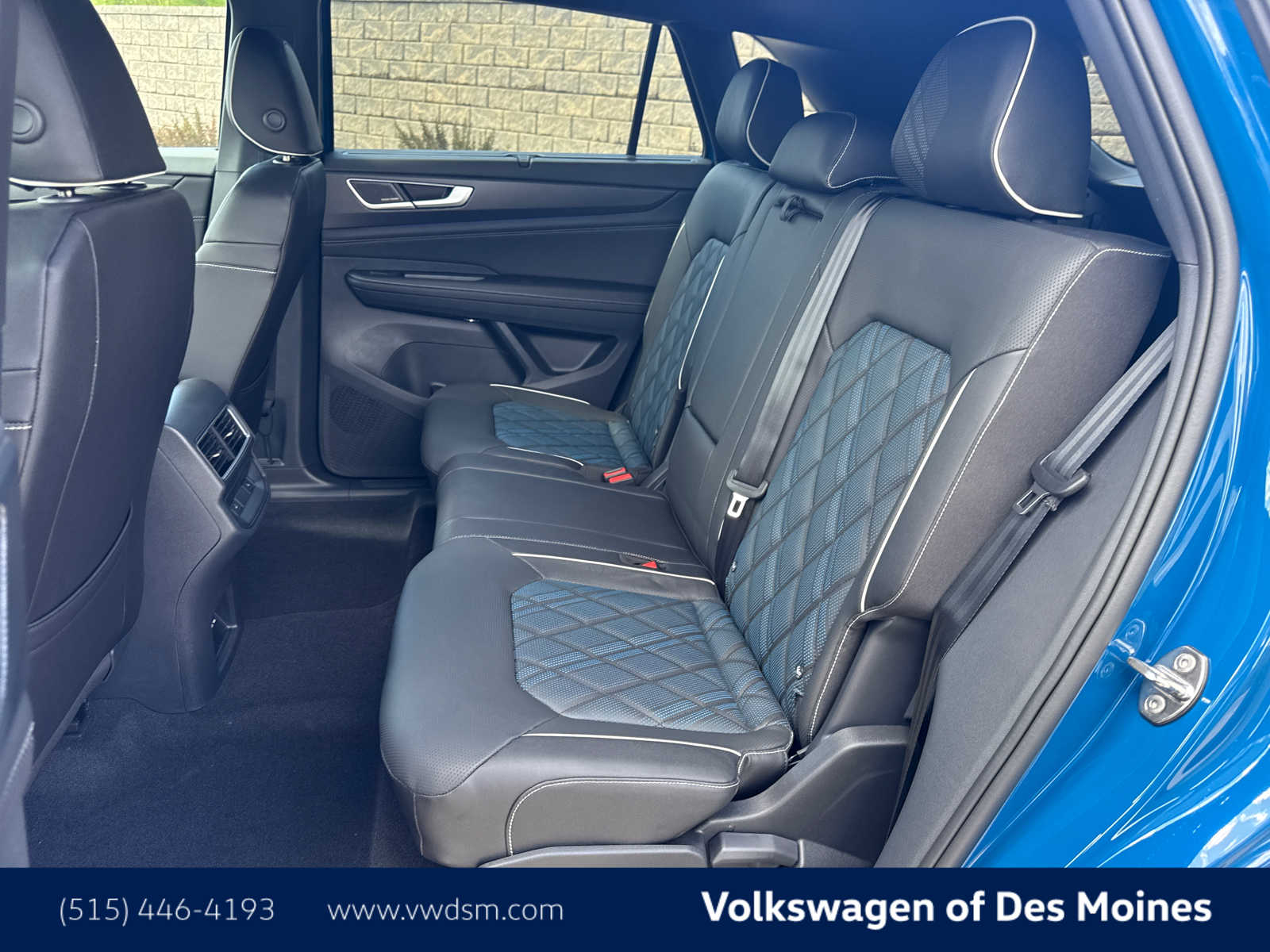 2025 Volkswagen Atlas Cross Sport SEL Premium R-Line photo 11