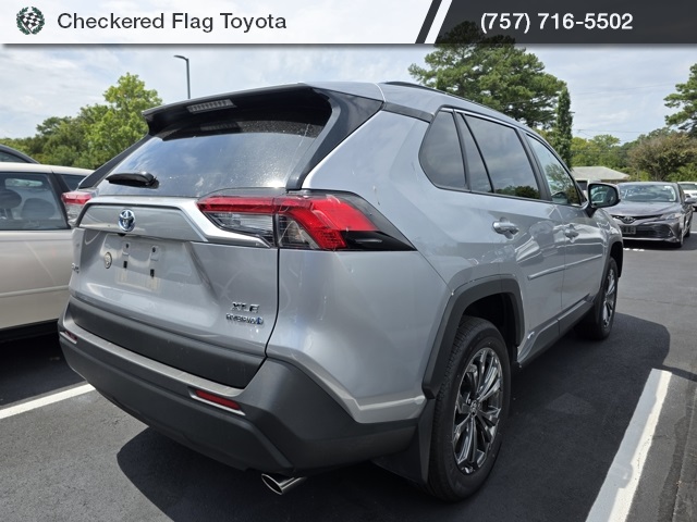 2024 Toyota RAV4 Hybrid XLE Premium photo 3