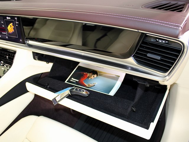 2022 Porsche Panamera 4 photo 29