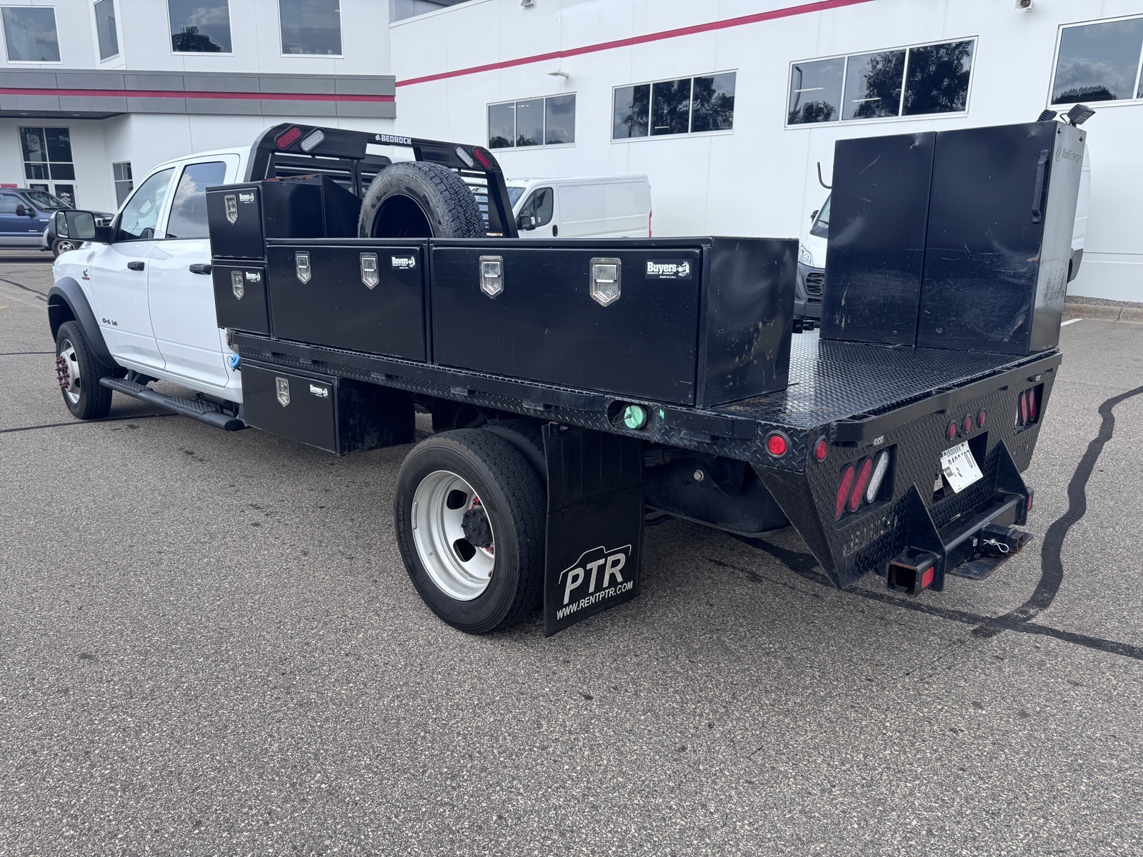 2022 Ram 5500 Tradesman photo 2
