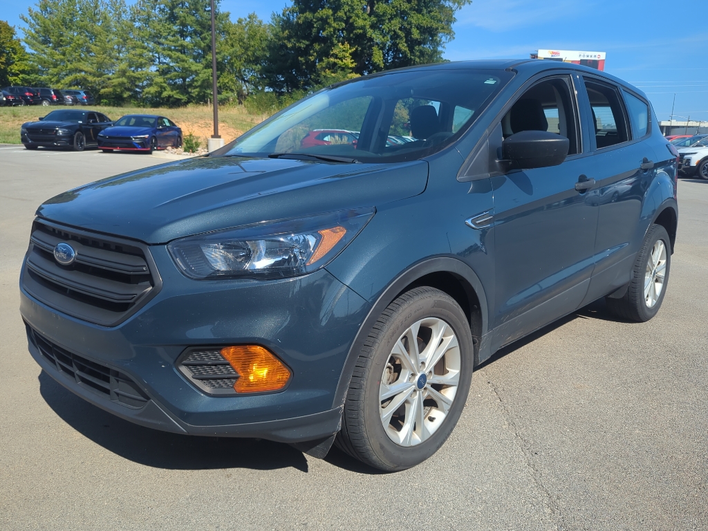 2019 Ford Escape S photo 2