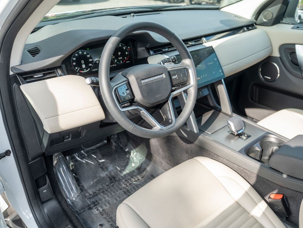 2024 Land Rover Discovery Sport S photo 11