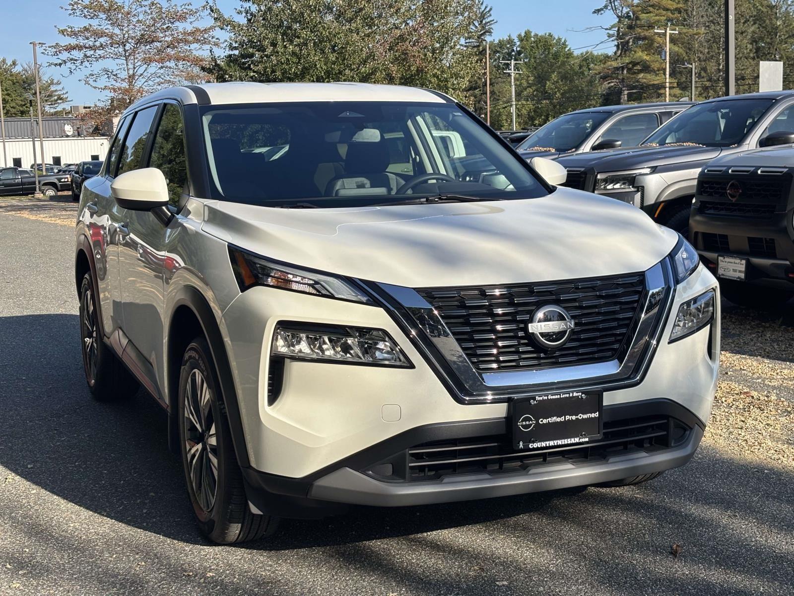 2023 Nissan Rogue SV photo 2
