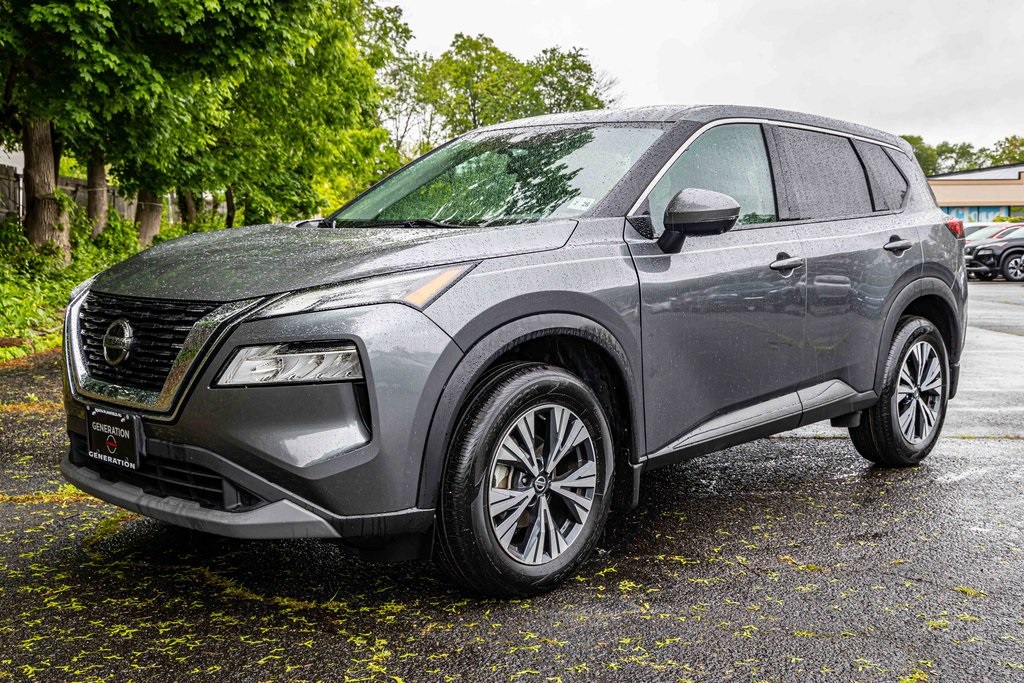 2021 Nissan Rogue SV photo 3