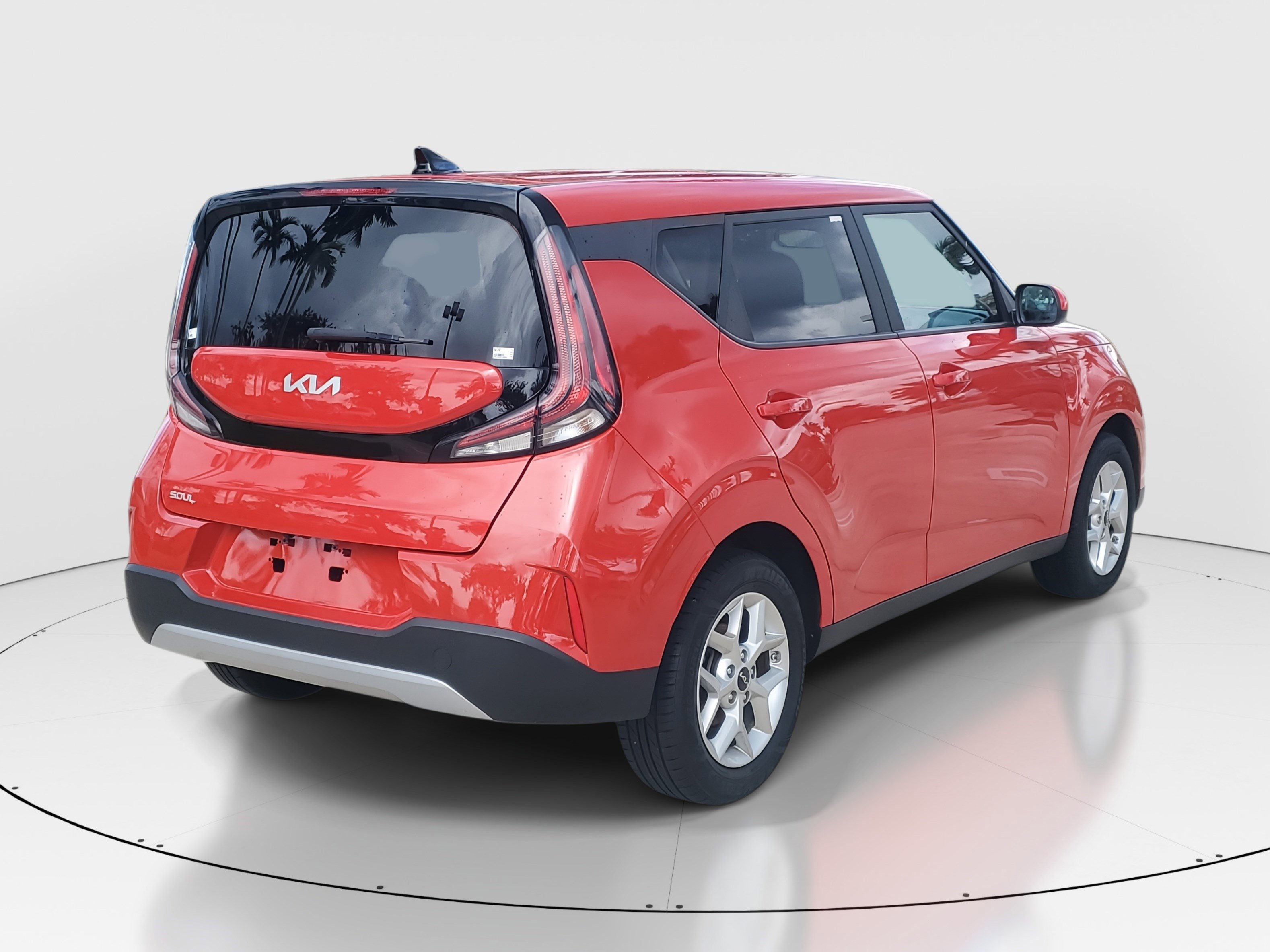 2023 Kia Soul LX photo 3
