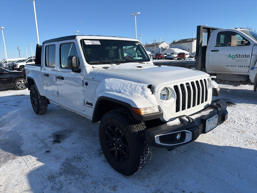 2021 Jeep Gladiator Sport S photo 2