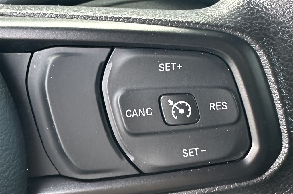 2024 Jeep Gladiator photo 15