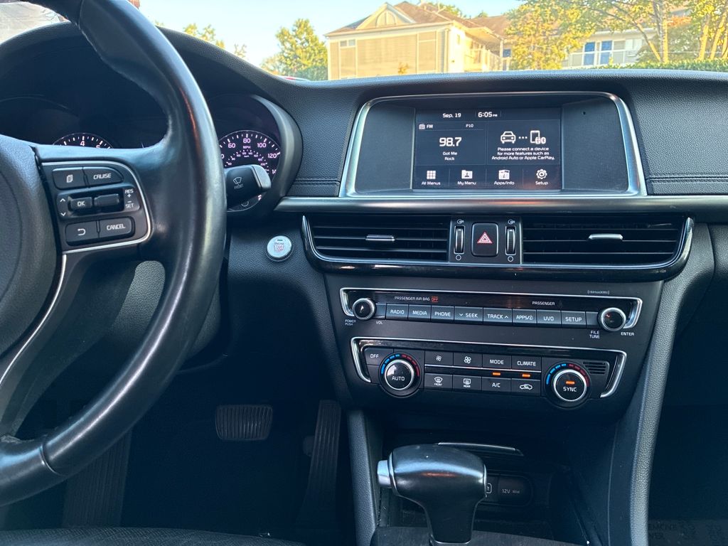 2018 Kia Optima EX photo 17