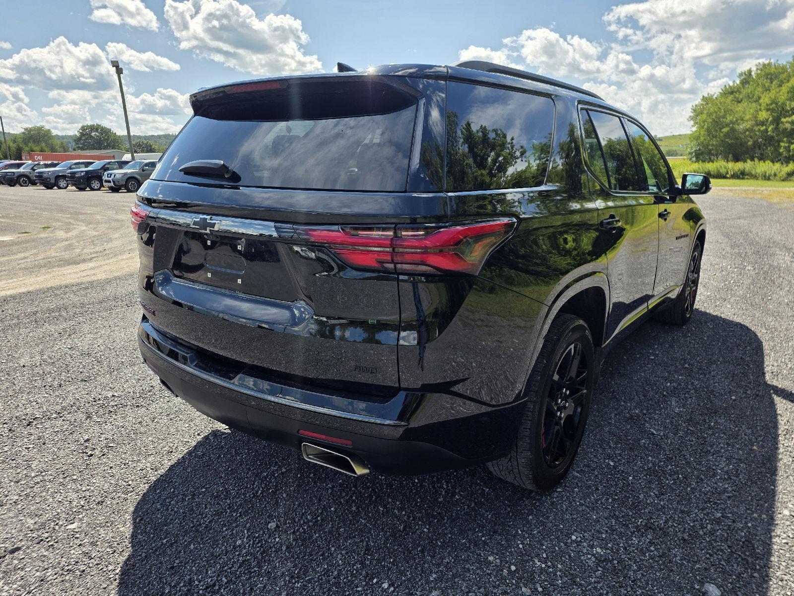 2023 Chevrolet Traverse Premier photo 4