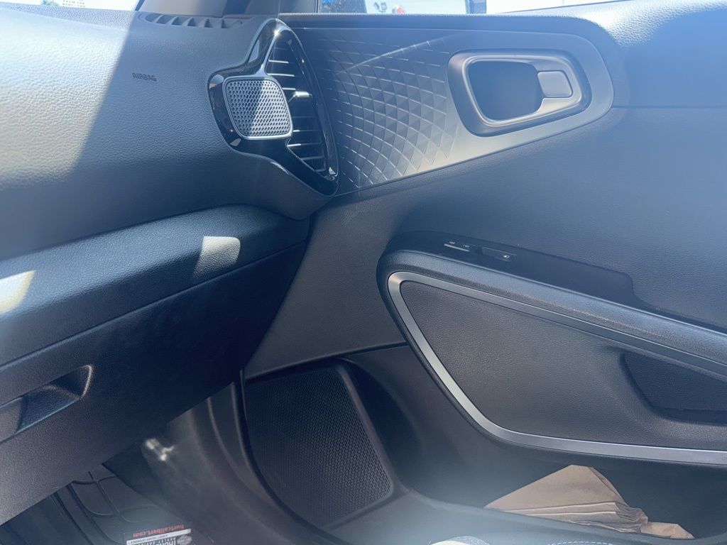 2023 Kia Soul EX photo 8