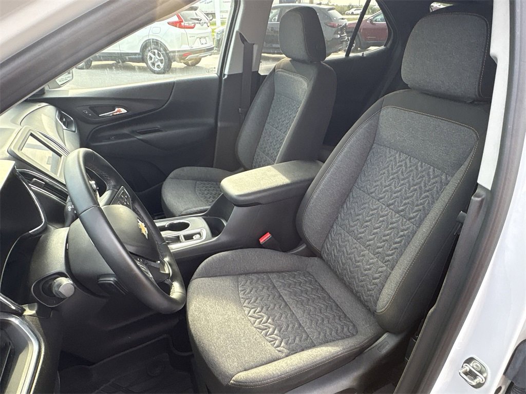 2023 Chevrolet Equinox LT photo 13