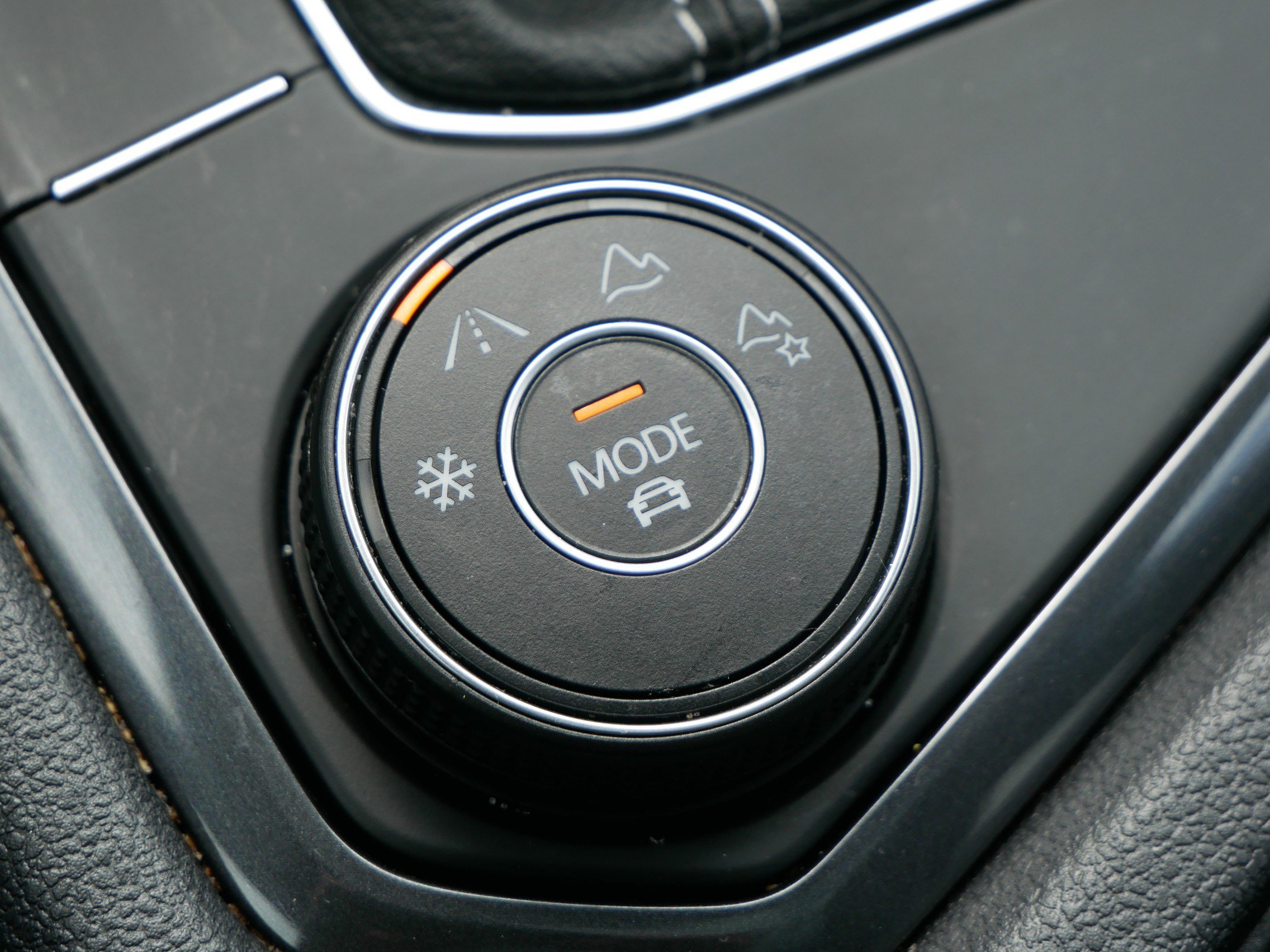 2022 Volkswagen Tiguan SE photo 27
