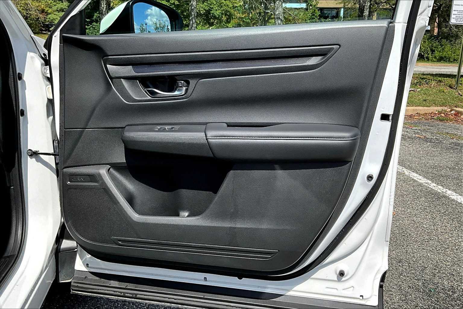 2025 Honda CR-V LX photo 21