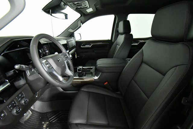 2026 Chevrolet Silverado 1500 RST photo 4