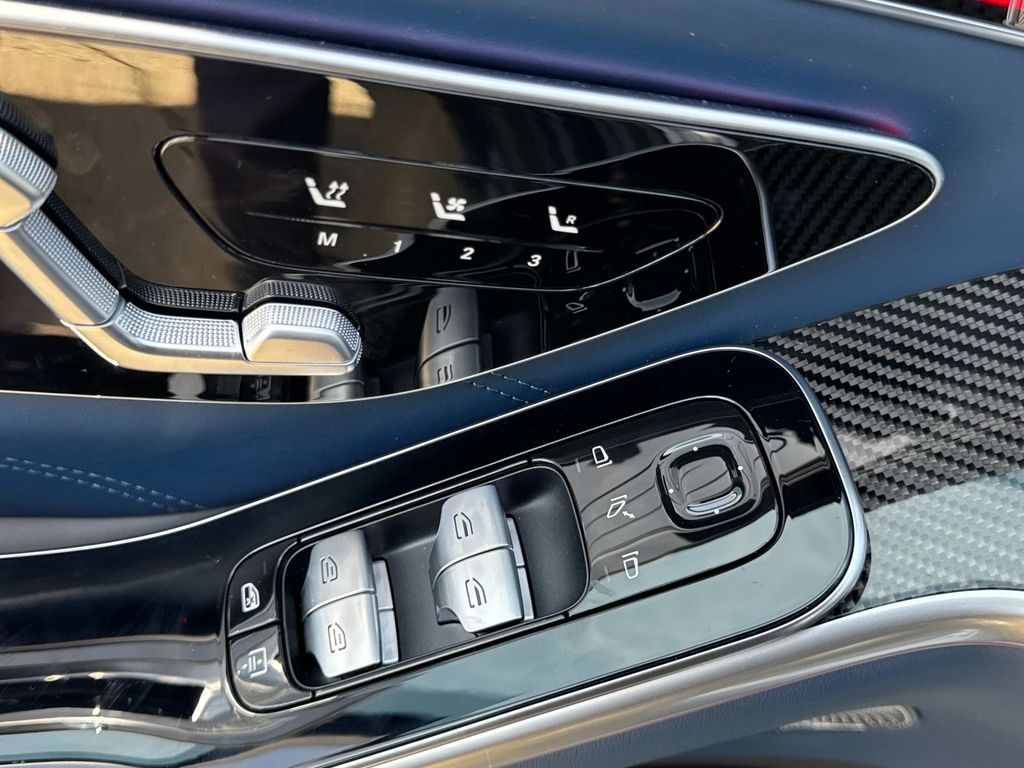 2025 Mercedes Benz S 63 e photo 29