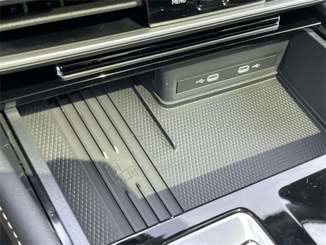 2025 Volkswagen Atlas Cross Sport SEL R-Line photo 26