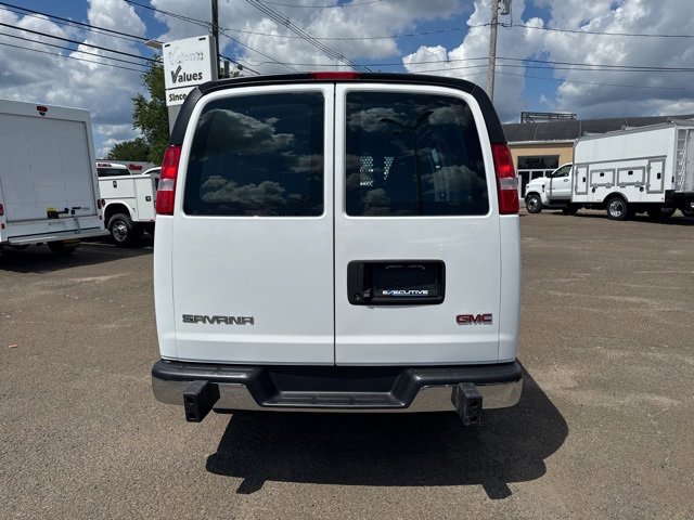 2023 Gmc Savana Cargo 2500 photo 3