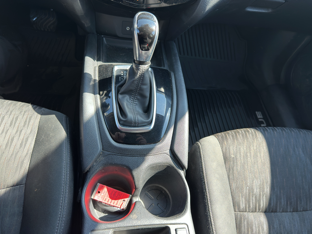 2020 Nissan Rogue SV photo 19