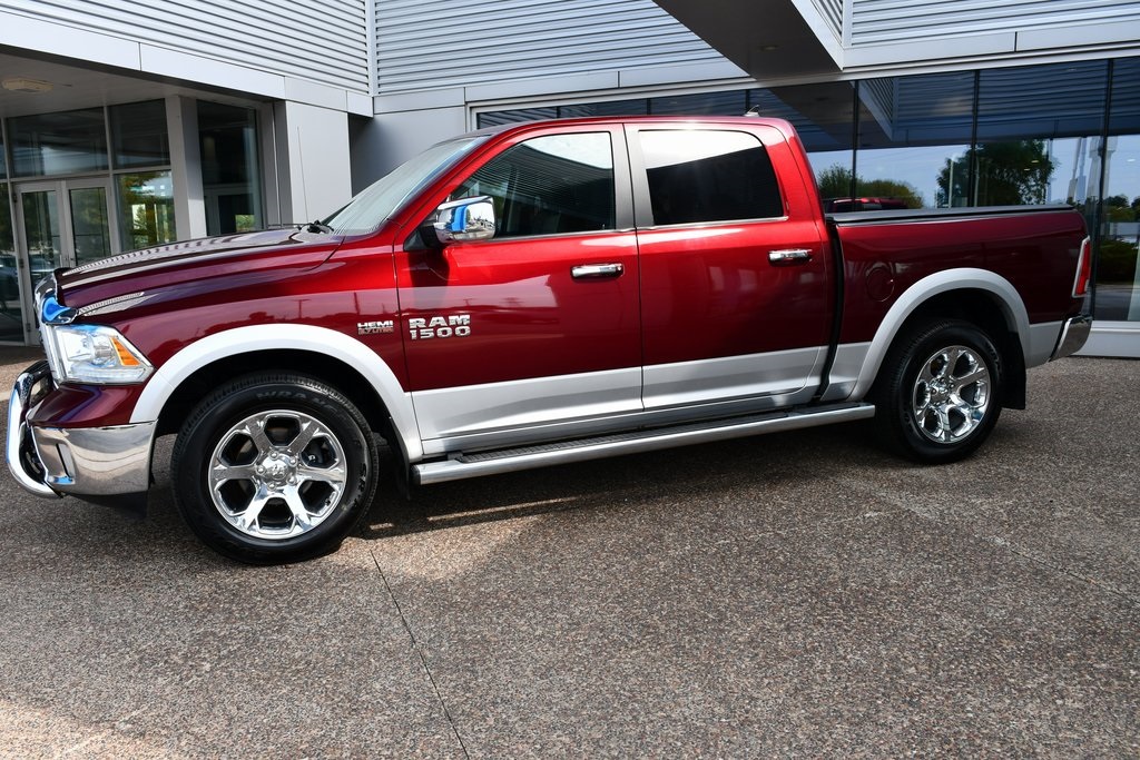 2016 Ram 1500 Laramie photo 2