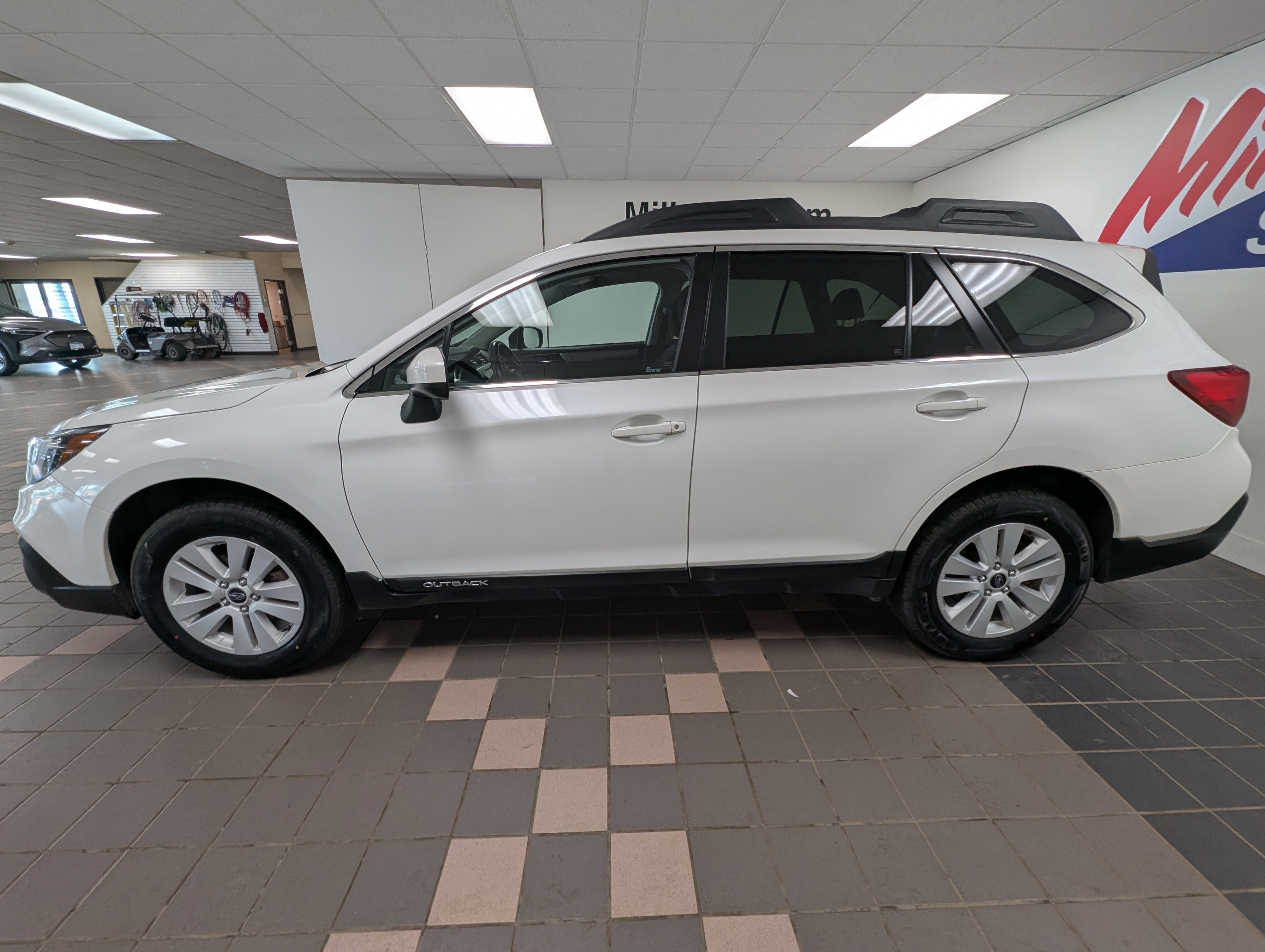 Used 2018 Subaru Outback Premium with VIN 4S4BSACCXJ3372925 for sale in Hermantown, Minnesota