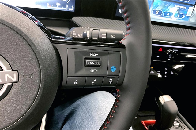 2025 Nissan Kicks SR photo 23