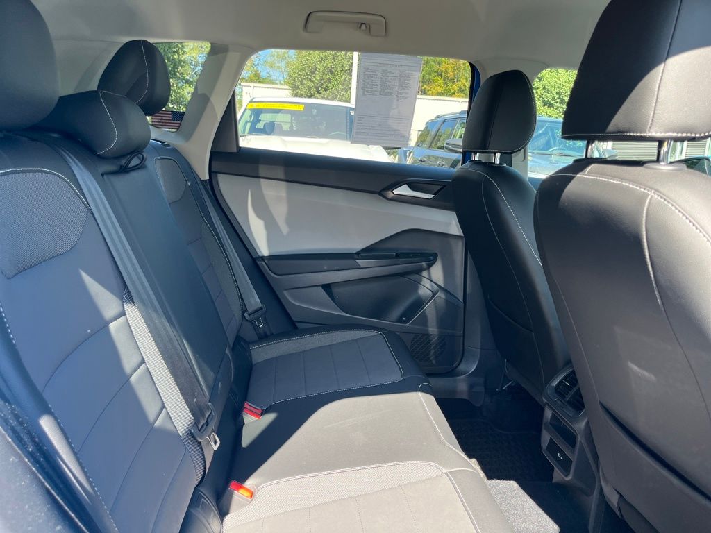 2022 Volkswagen Taos SE photo 26