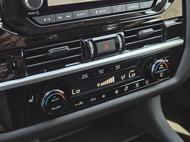 2025 Nissan Pathfinder SV photo 13