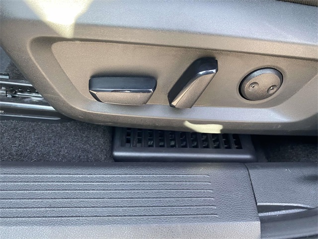 2023 Nissan Rogue SV photo 16