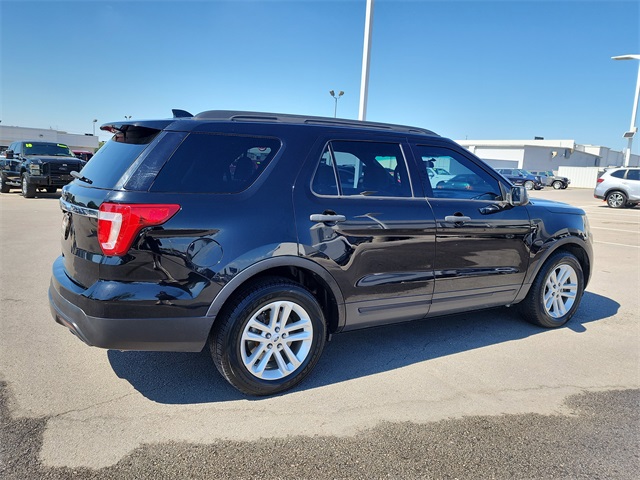 2017 Ford Explorer Base photo 2