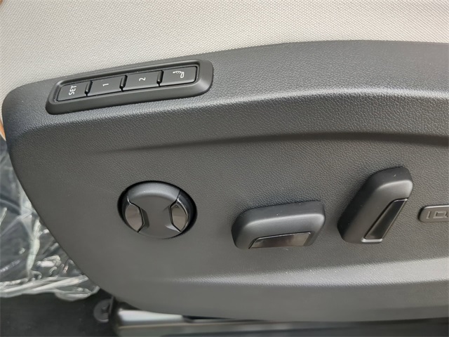 2025 Volkswagen ID. Buzz photo 18