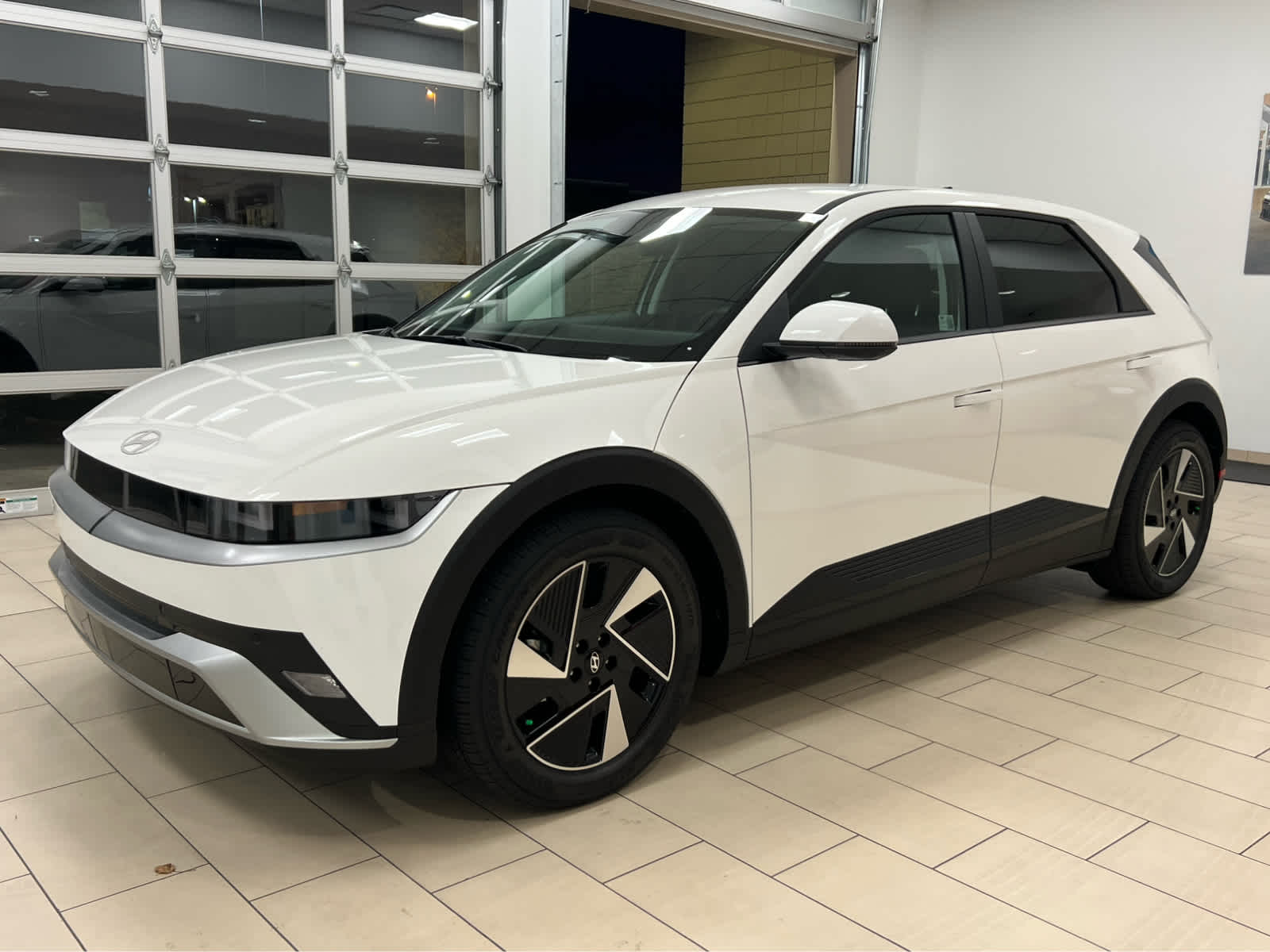 2026 Hyundai IONIQ 5 SEL's photo