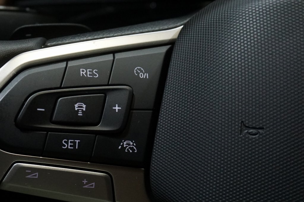2024 Volkswagen Atlas SE Technology photo 23