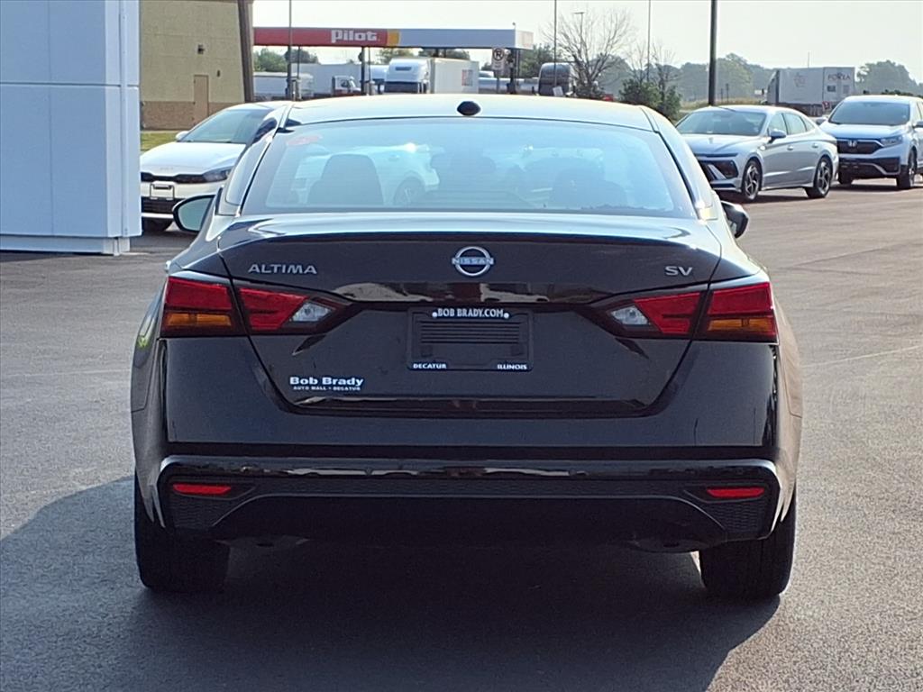 2024 Nissan Altima 2.5 SV photo 11
