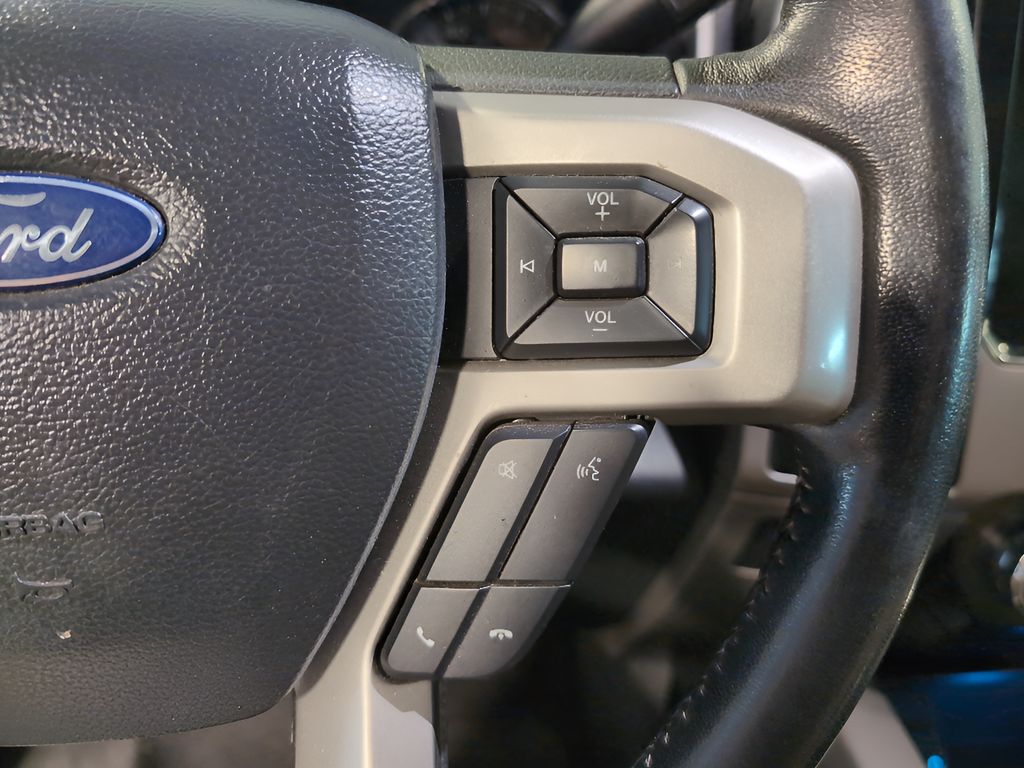 2022 Ford F-250 Lariat photo 21