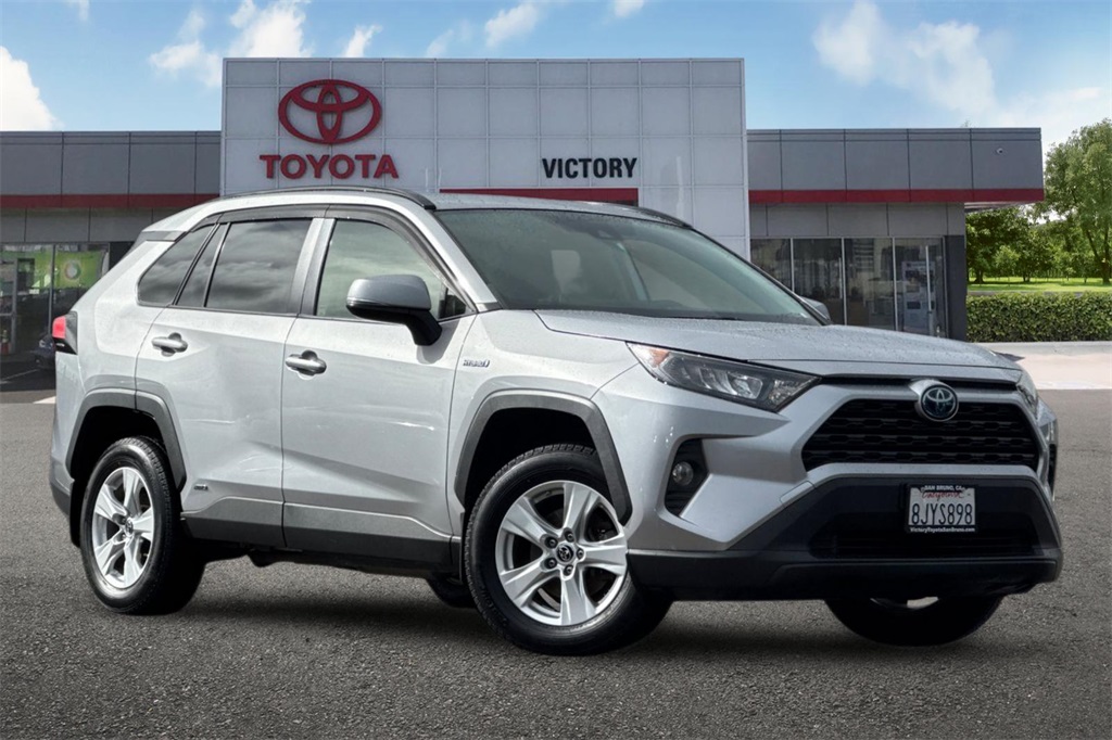 2019 Toyota RAV4 Hybrid LE photo 2