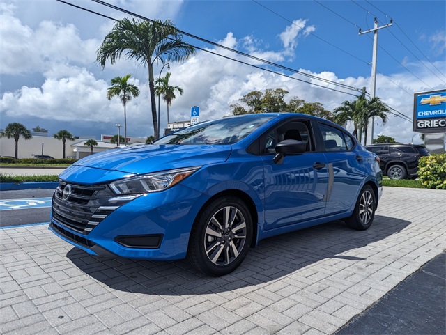 2023 Nissan Versa 1.6 S photo 4