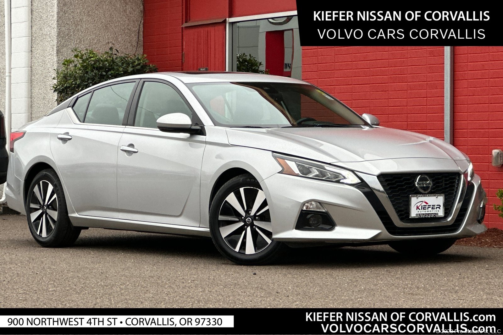 2020 Nissan Altima SL's photo