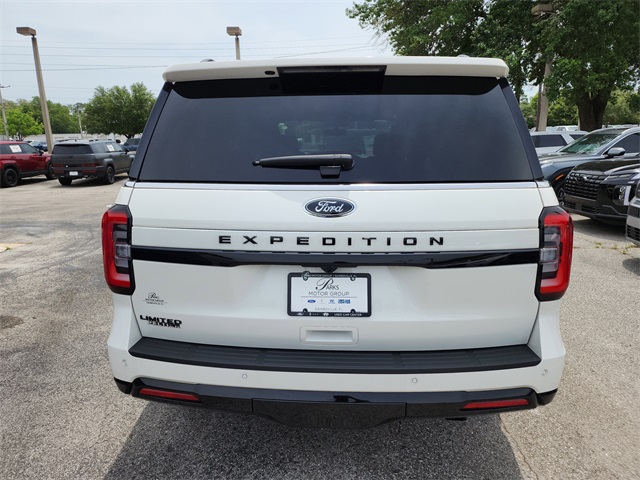2024 Ford Expedition Limited photo 2