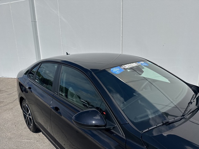 2025 Volkswagen Jetta 1.5T Sport photo 4
