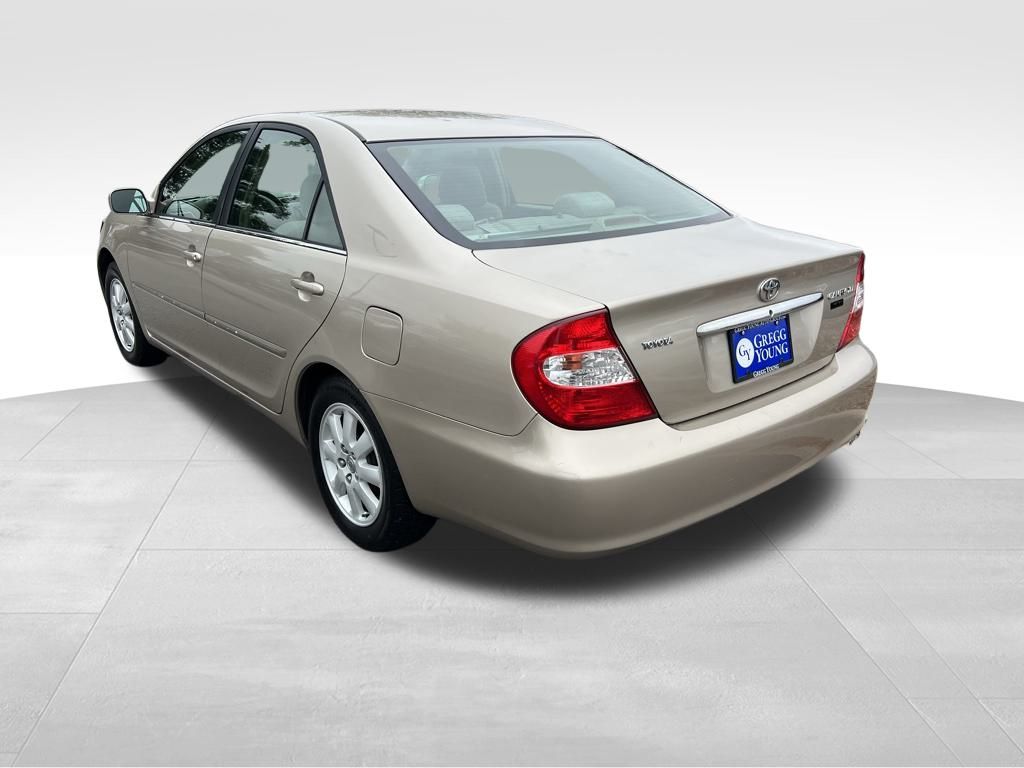 2004 Toyota Camry LE photo 3
