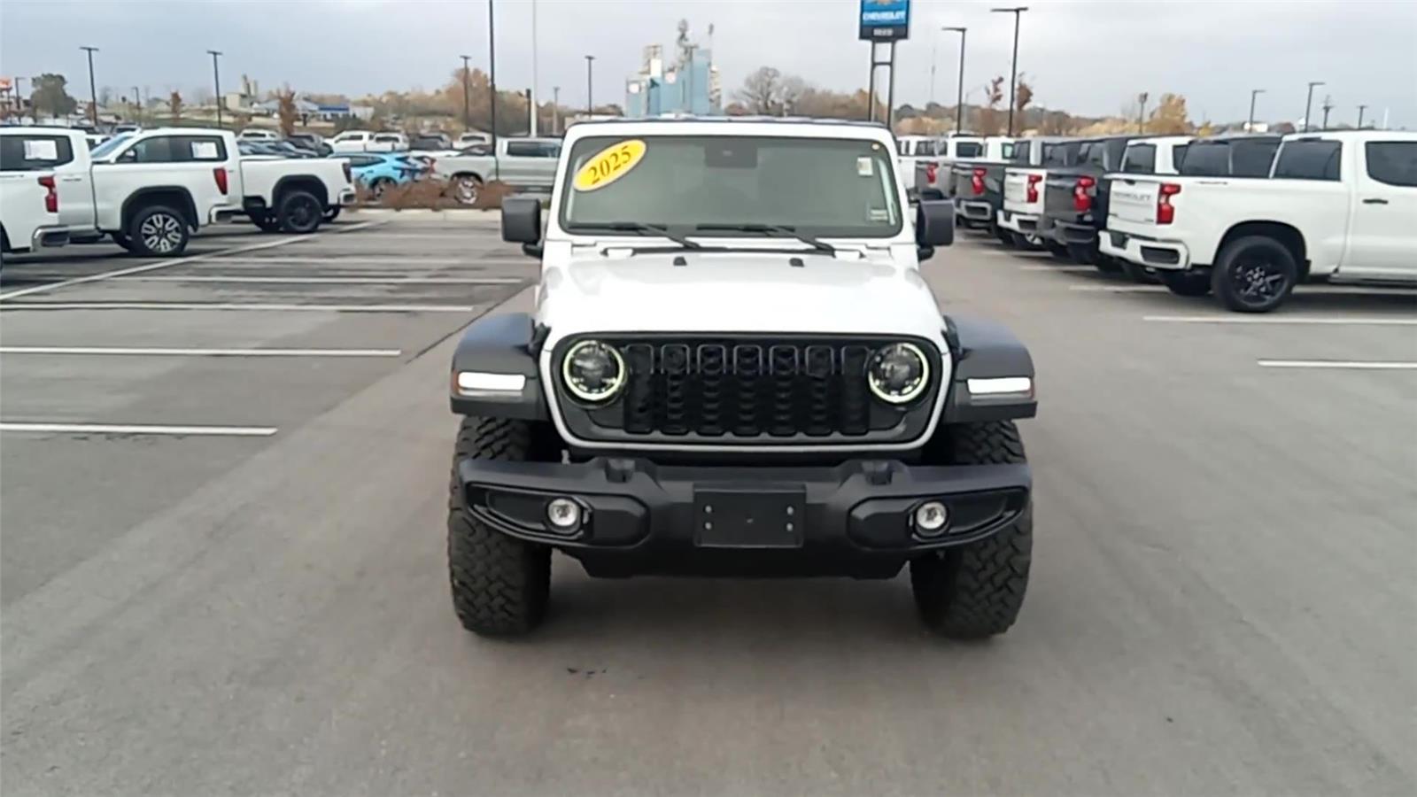 2025 Jeep Wrangler Willys photo 2