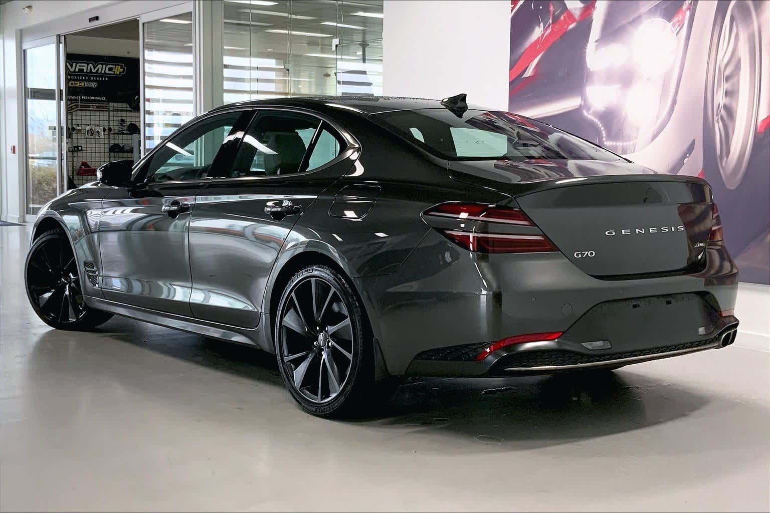 2023 Genesis G70 2.0T Sport Prestige photo 4